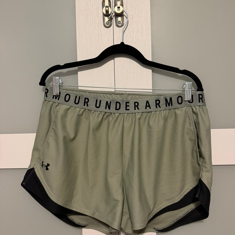 Under Armour HeatGear Women’s XL Running Shorts Olive Green Black Lined Loose